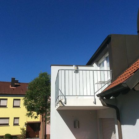 Studio Ochsenfurt Mit Sonnigem Balkon Exterior photo
